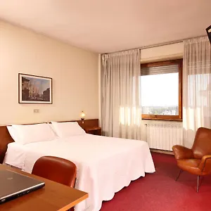 Hotel Radio, Roma