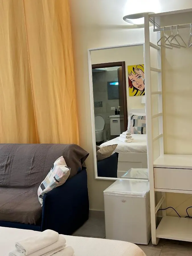 Independent Rooms Apartment - St Termini By Ghor Rome